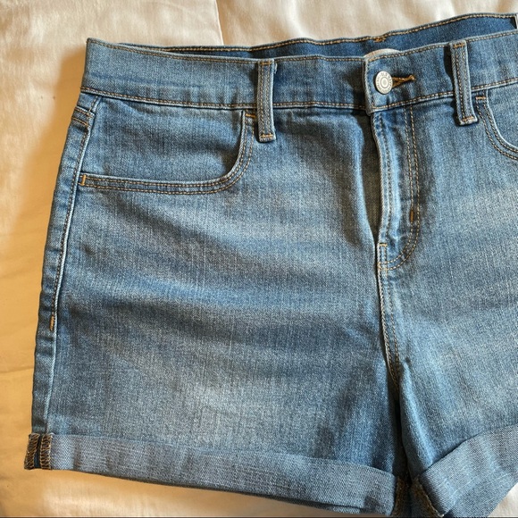 Old navy jean shorts - Picture 3 of 5